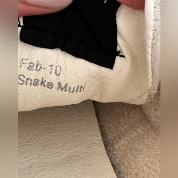 Distressed Vintage Havana Multi color snake print shoes, size 10. - Picture 6 of 7